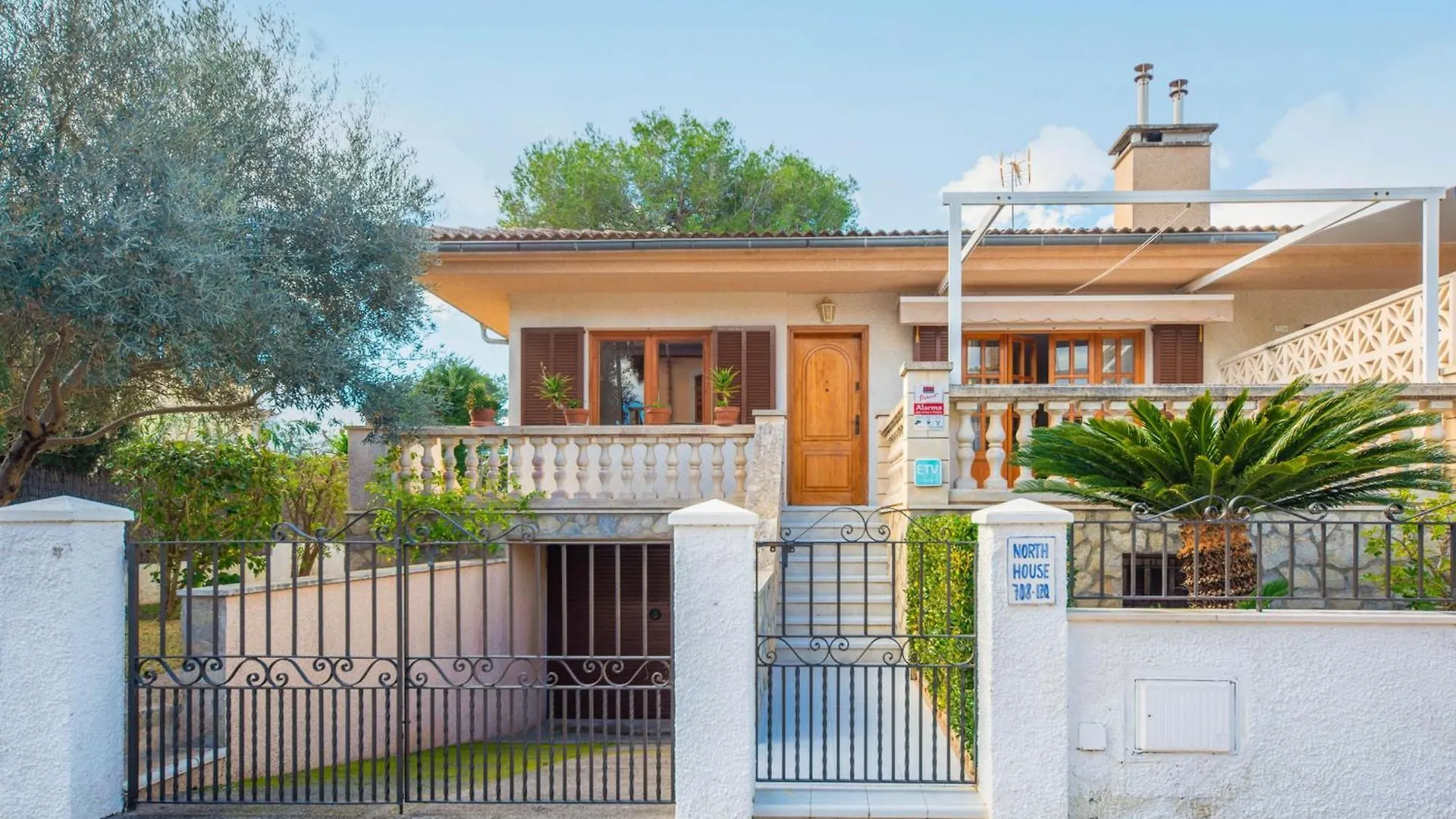 Шале Вилла North House Плайя де Муро Испания